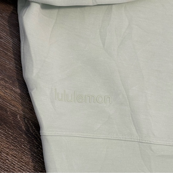 Lululemon Softstreme Perfectly Kohlrabi Green
Oversized Cropped Crew Sz 0 - Picture 12 of 14